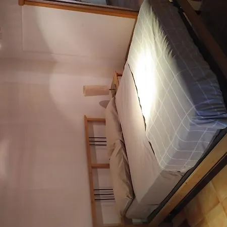 Zweijaehrige Terrassenwohnung *